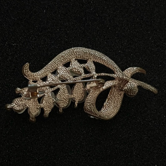 Brooches Pin - Picture 4 of 6